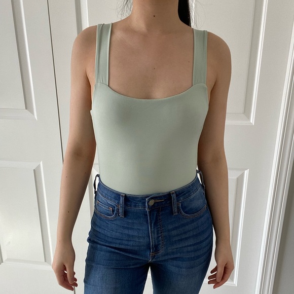 AIRY - Sage Sleeveless Cut-Out Back Bodysuit - Picture 2 of 9